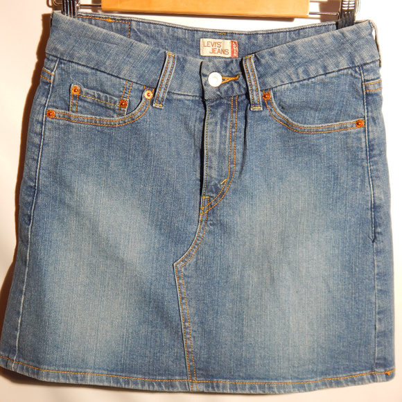 Levi's Miniskirt Sz 4 - Picture 1 of 4